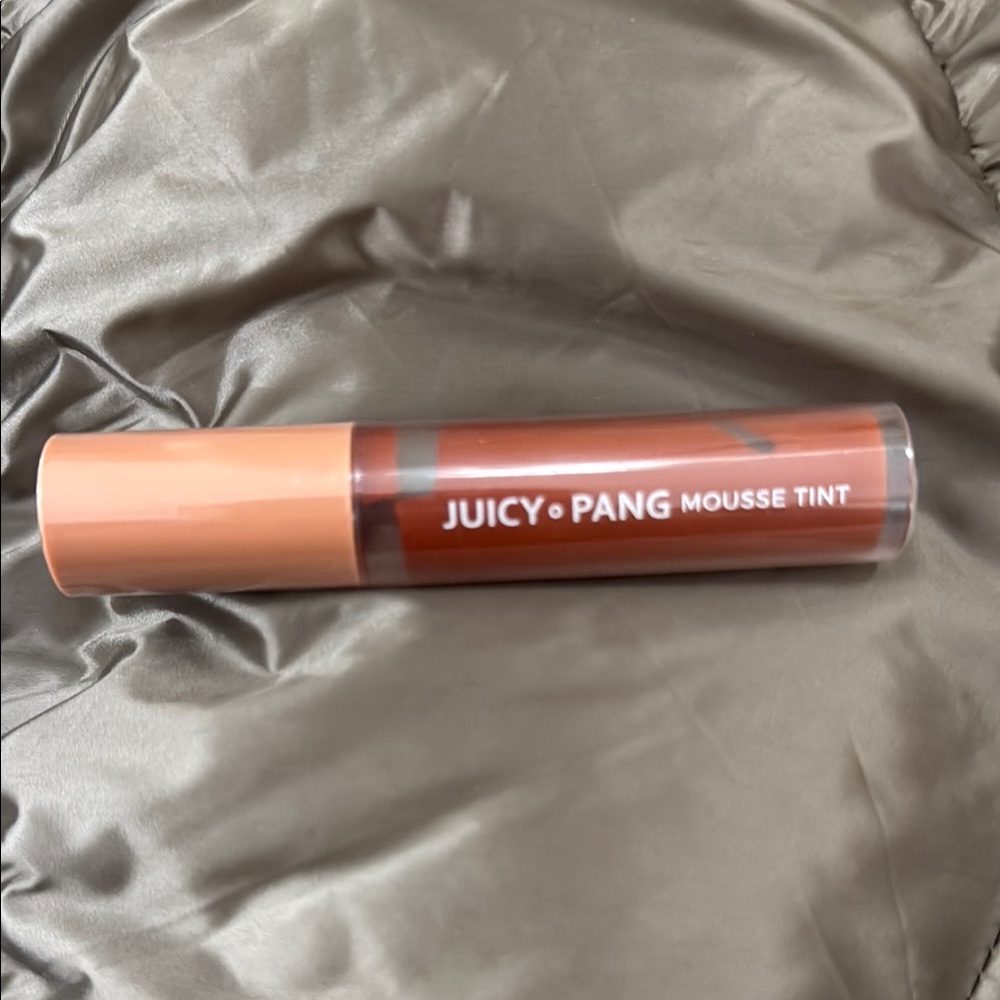 Juicy Pang Mousse Tint in Brown Korean beauty